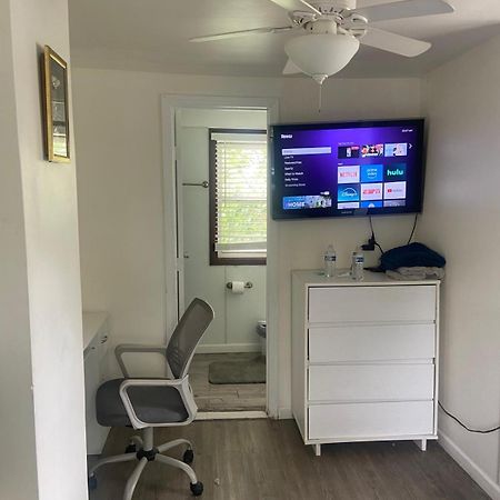 Cozy Room With Private Bathroom New York Bagian luar foto