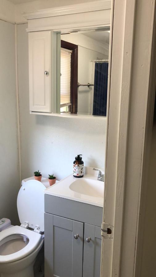 Cozy Room With Private Bathroom New York Bagian luar foto