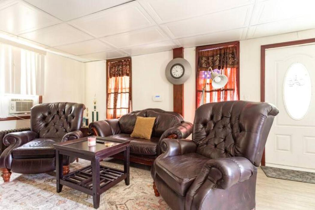 Cozy Room With Private Bathroom New York Bagian luar foto